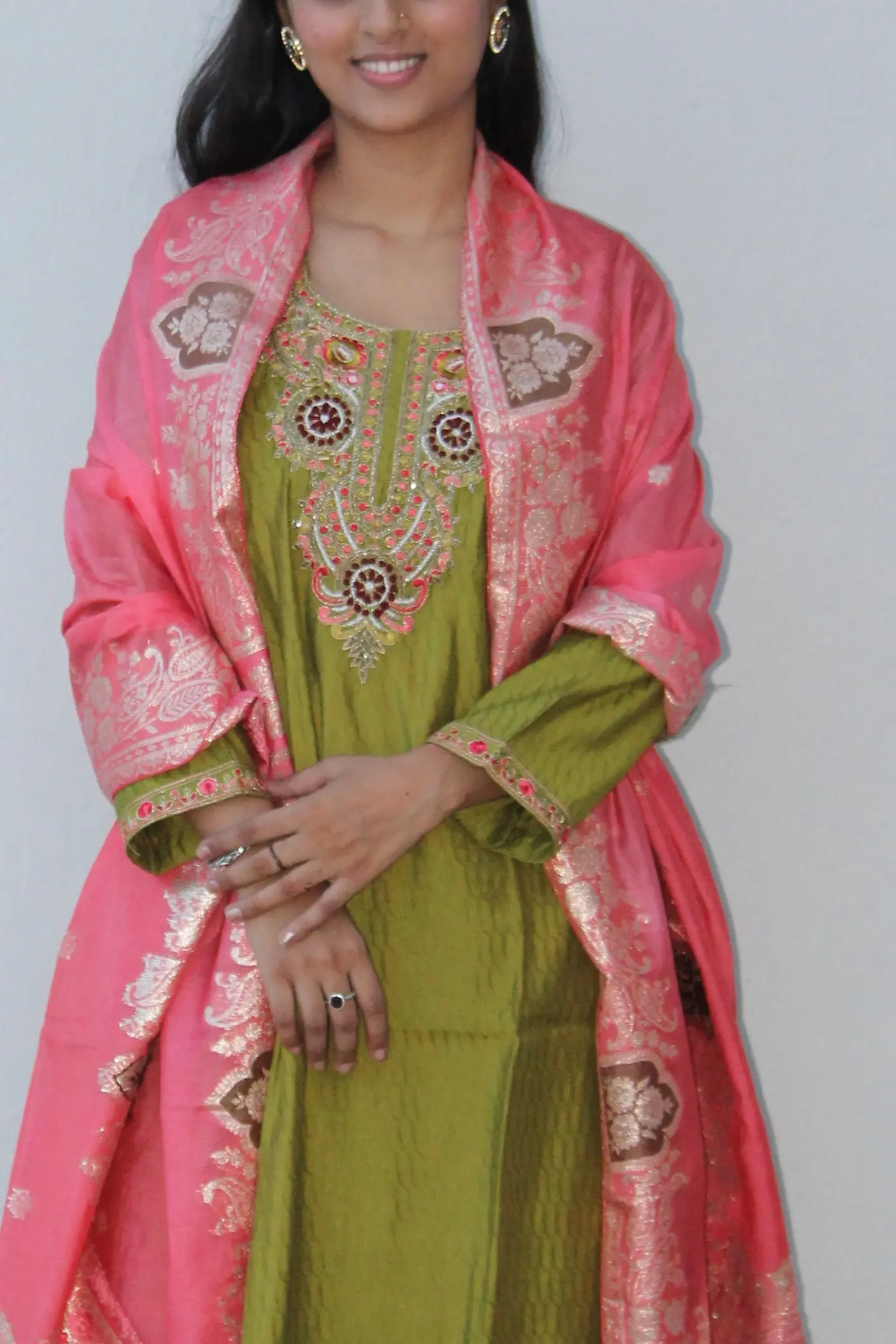 /storage/photos/1/Products/Suit/mehendi green stylish (14).webp